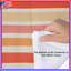 Édredon rouge, orange, rayures beiges-128548419
