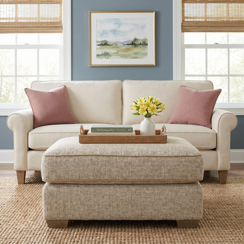 Vanora Liam Ottoman