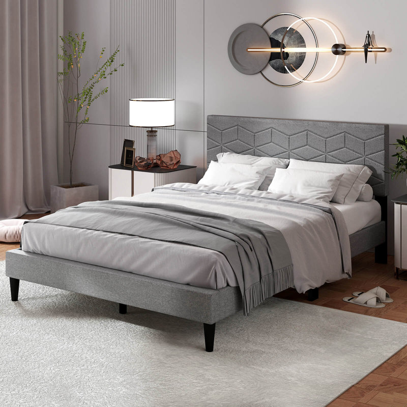 Structure de lit double avec tête de lit tapissier en tissu de lin et support à lattes en bois, Lit double