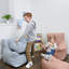 Fauteuil confortable et repose-pieds-98616278