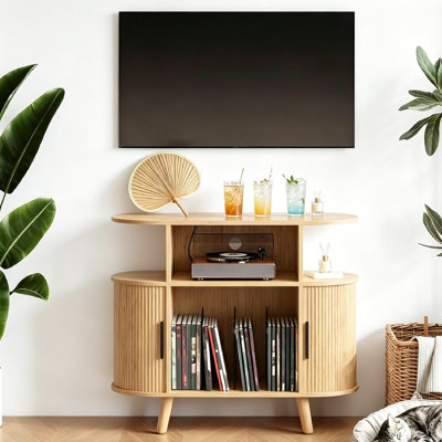 Cabinet de tourne-disque rond cannelé de 35 po de style Mid-Century moderne, grand support de tourne-disque rond avec station de charge et tablette de présentation, table de tourne-disque en bois arquée pour le salon.