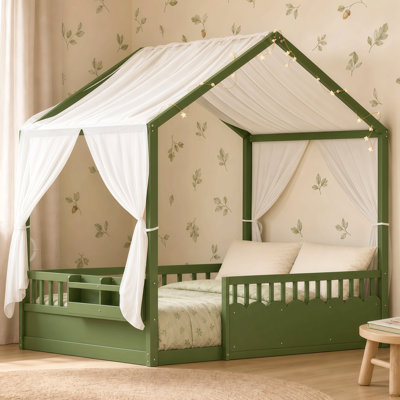 Lit double Montessori pour enfants, structure de lit à baldaquin en bois avec barrières de sécurité et porte, guirlande lumineuse et bibliothèque intégrées, lit bas, pas de sommier, vert