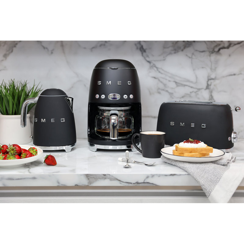 SMEG 50's Retro Style Aesthetic 7-Cup Kettle, Red
