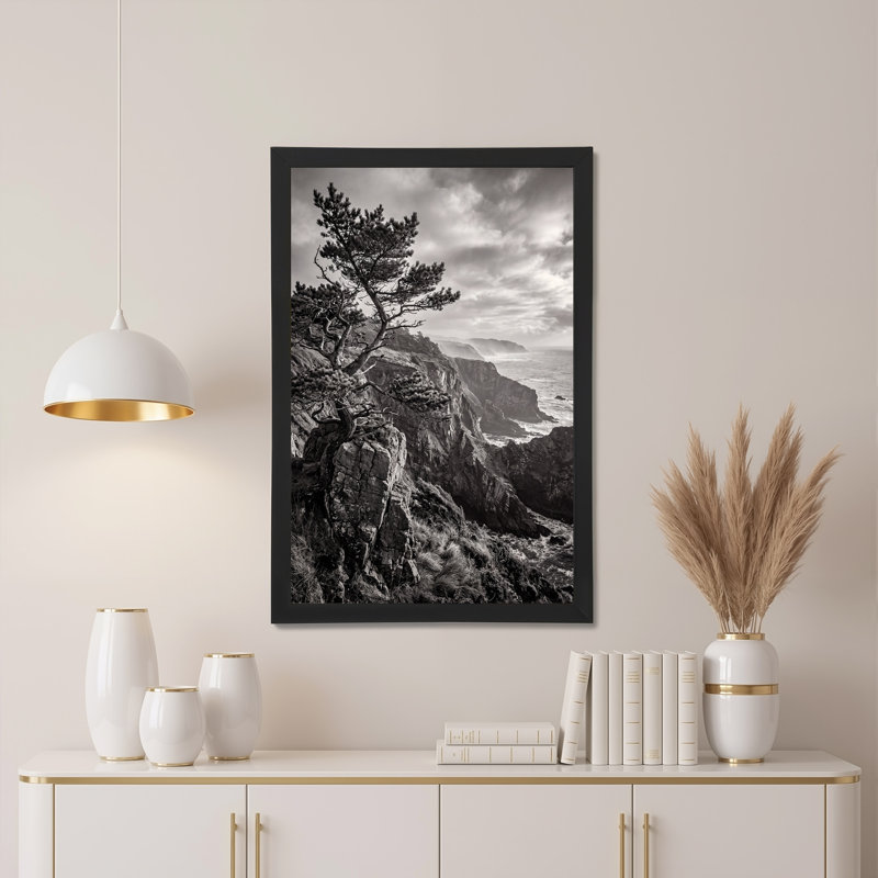 Art mural sur toile de pin noir et blanc sur des falaises côtières rocheuses, 30"H x 20"W
