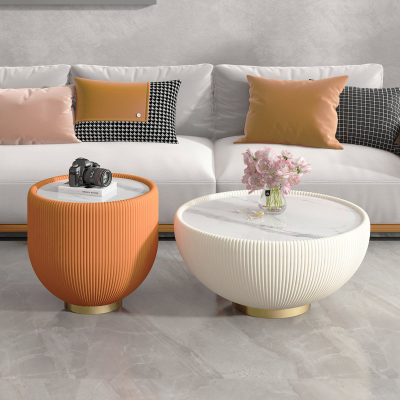Table de bout moderne en marbre avec plateau en cuir et base en métal, table d'appoint luxueuse pour le salon