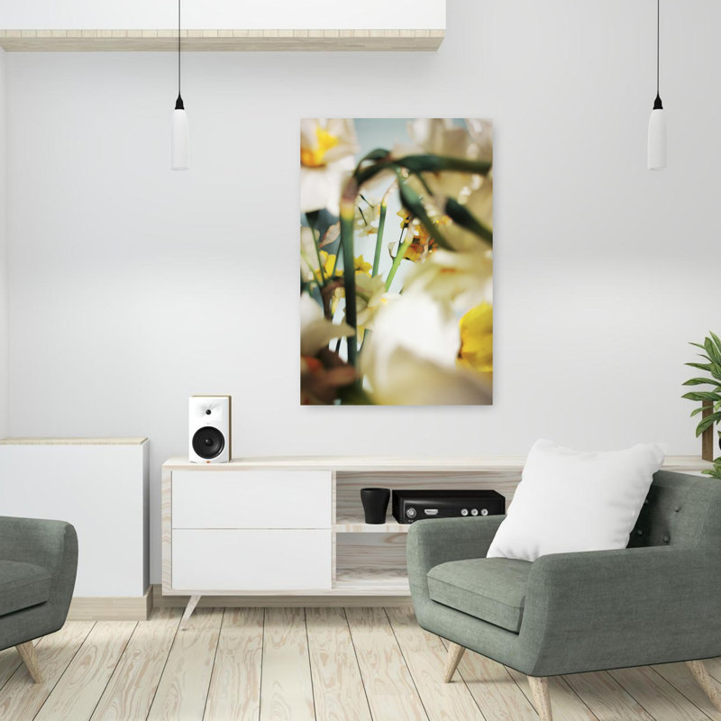 Art contemporain avec jonquille contemporaine, H 36 po x l 24 po