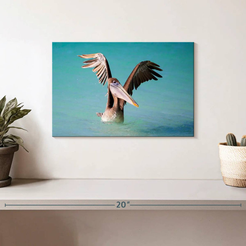 Pélican avec ailes déployées, H 8 po x l 12 po
