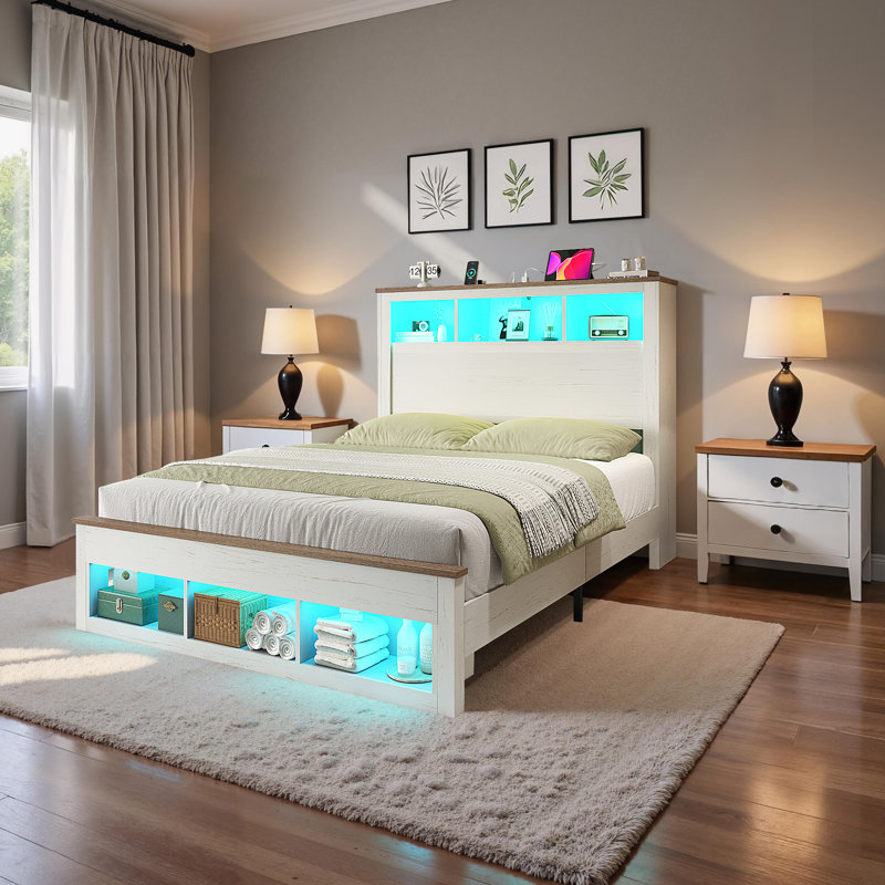 Base de lit avec tête de lit et pied de lit avec bibliothèque Sherell, lumières DEL, station de charge, Blanc, Grand