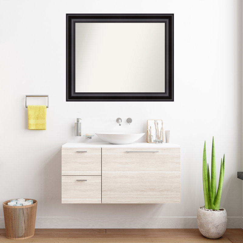 Miroir d'appoint mural en plastique Churchton, 30,75 po x 37,75 po