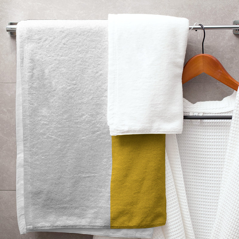 Microfiber Bath Towel, Tennessee Red Football Canary