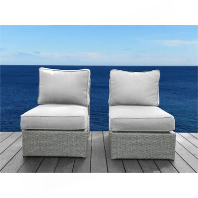 Chaise de patio avec coussins entièrement assemblée