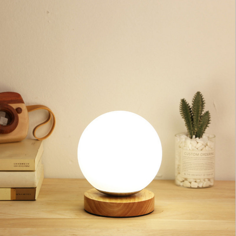 Lampe globe en bois Azell