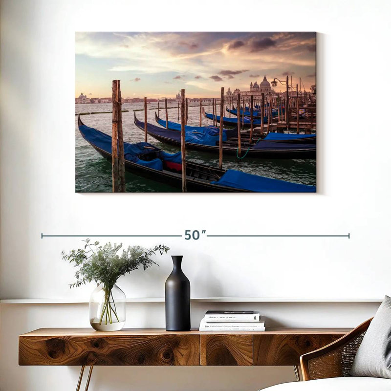 Gondoles de Venise au coucher du soleil, H 26 po x l 39 po