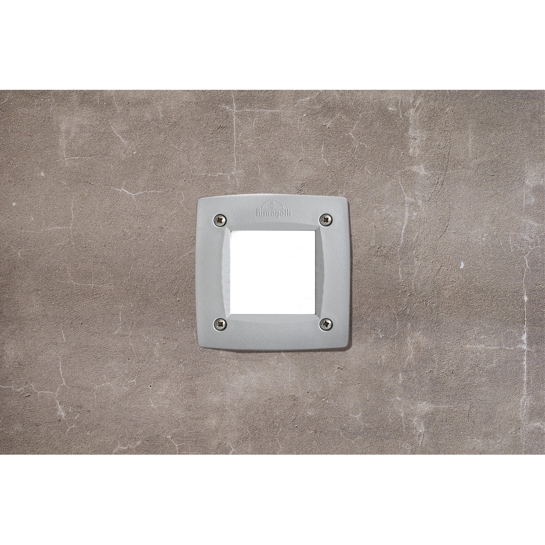 Tahnaout 1 - Bulb Outdoor Bulkhead Light