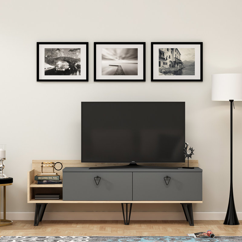 Medrano TV Stand, Black