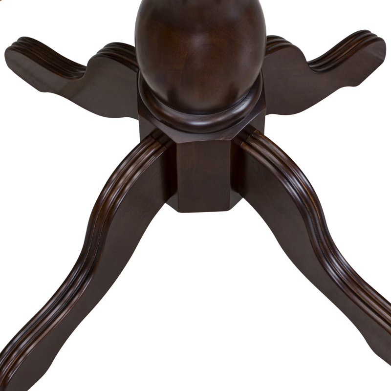 L'ensemble de salle à manger 3 pièces comprend une table à piédestal ronde et 2 chaises Parsons capitonnées avec un tissu en polyester gris clair et une finition acajou.