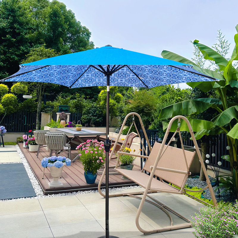 Parasol 9 pi avec abat-jour de patio, motif + auvent bleu, forme hexagonale de l'auvent, poteau à grain noir argenté, inclinaison à bouton-poussoir, système de levage à manivelle, évent, jardin et protection Upf 40+