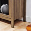 Vitrine moderne en verre avec cadre en bois, tablettes en verre réglables et cloison en bois porteuse fixe, armoire de rangement courbée à dessus arqué avec pieds de support surélevés, armoire d'appoint multifonctionnelle pour la chambre à coucher du vestibule du salon-1317247764