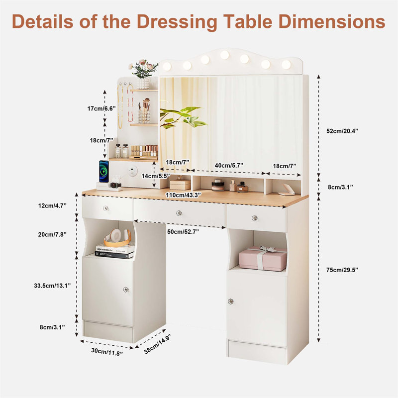 Bureau de coiffeuse avec miroir, lumières et multiprise USB, comprenant trois tiroirs, deux armoires et un miroir pliable à trois côtés