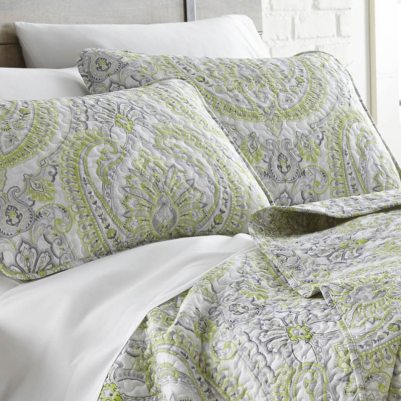 Pure Melody Oversized Light-weight Paisley Quilt Set with matching shams, Full/Queen Quilt + 2 Standard Shams, Green