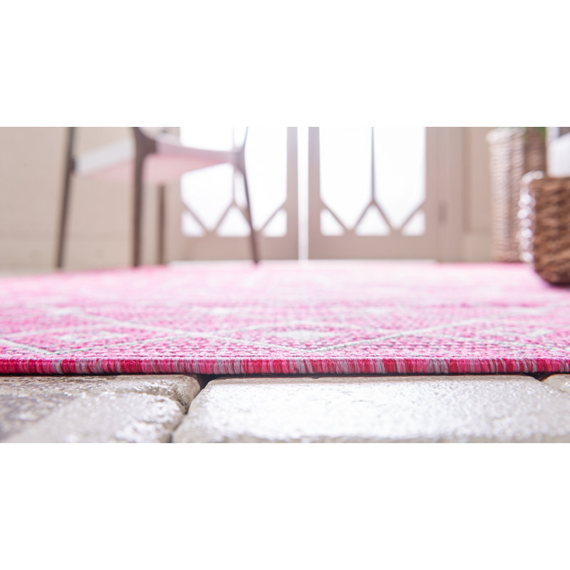 Avah Geometric Indoor / Outdoor Rug, Rectangle 4'1" x 6'1"