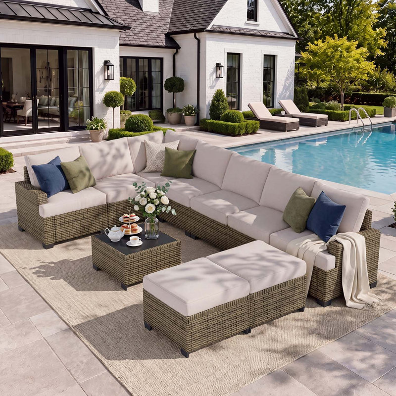 Ensemble de conversation modulaire 10 pièces pour patio avec osier en PE, coussins de 4 po et table basse, Beige