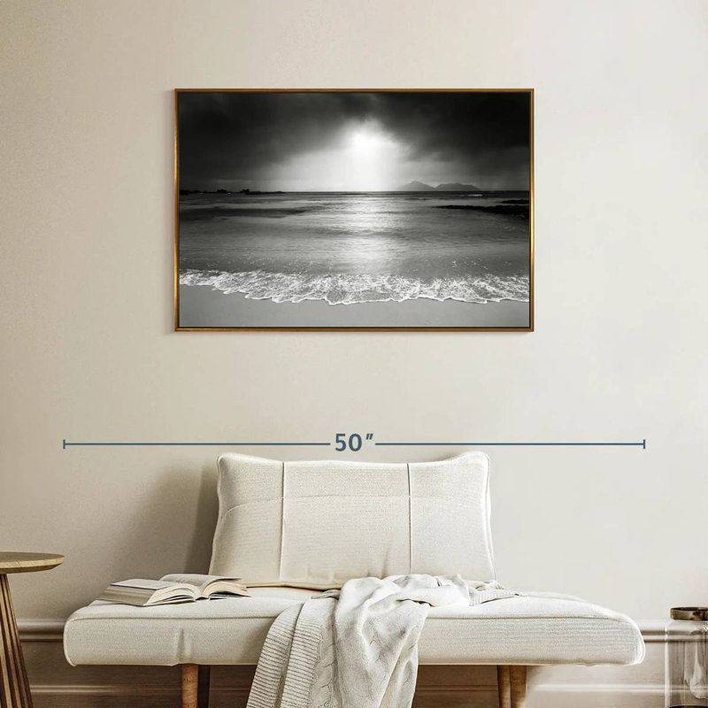Plage noire et blanche, Cadre flottant doré, 37 po x 25 po