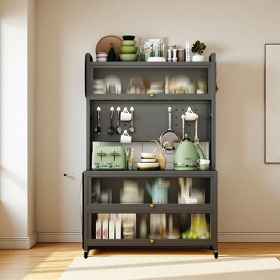 Tablettes de rangement en métal