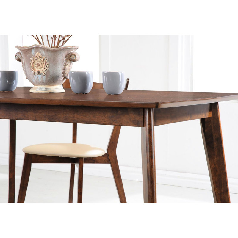 Table de salle à manger à finition châtaignier en bois massif - Pieds rectangulaires en angle pour une surface attrayante et durable