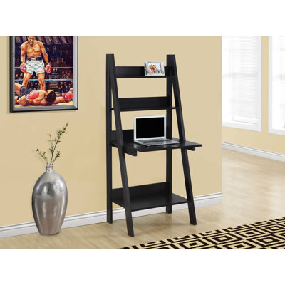 Bureau pour ordinateur portable de 155 cm de hauteur, idéal pour le télétravail ou la maison, en stratifié brun, avec étagères de rangement compactes et fonctionnelles, design élégant.