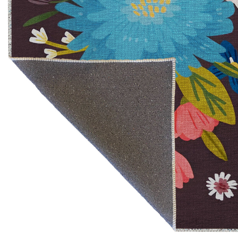 Tapis décoratif moderne multicolore à motif rose foncé, Rectangle 4 pi 7 po x 6 pi 6 po
