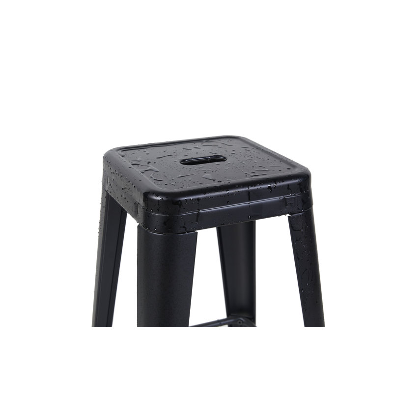 Tabouret de bar de 24 po de hauteur, ensemble de 2 tabourets de bar en métal sans dossier, non empilable, amovible et facile à assembler, conception peu encombrante pour îlot de cuisine / bar / café / salle à manger (noir mat)