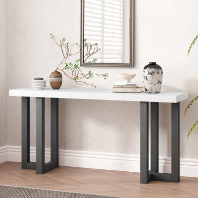 Console géométrique avec pieds en pin massif - touche moderne pour le décor de l'entrée, du couloir et de la chambre à coucher