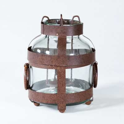 Lanterne en métal pot