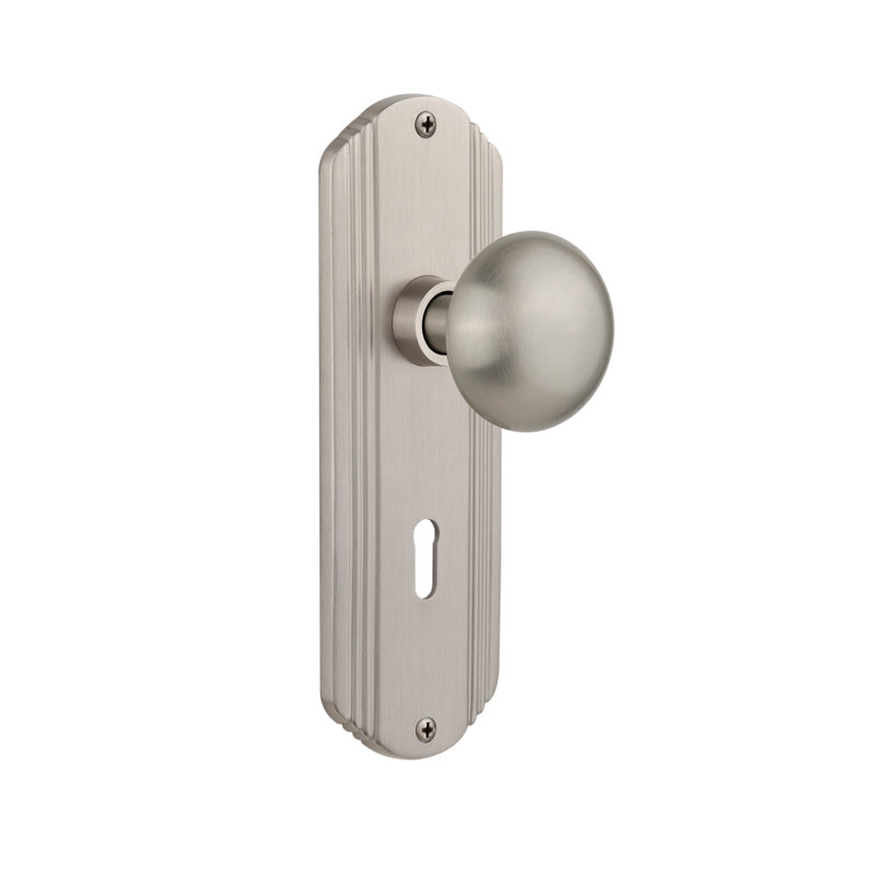 Plaque décorative avec trou de serrure décoratif et bouton de porte New York, 2 3/4 po, Nickel satiné