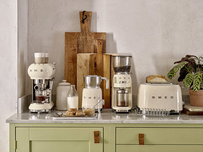 Smeg CGF01 50s Style Retro Coffee Grinder, Cream