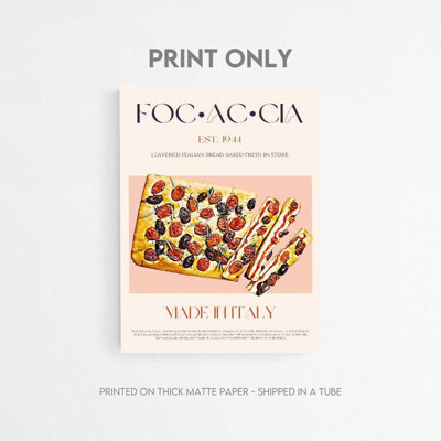 Focaccia fraîchement cuit - pain plat italien avec tomate salée et garniture d'olive noire