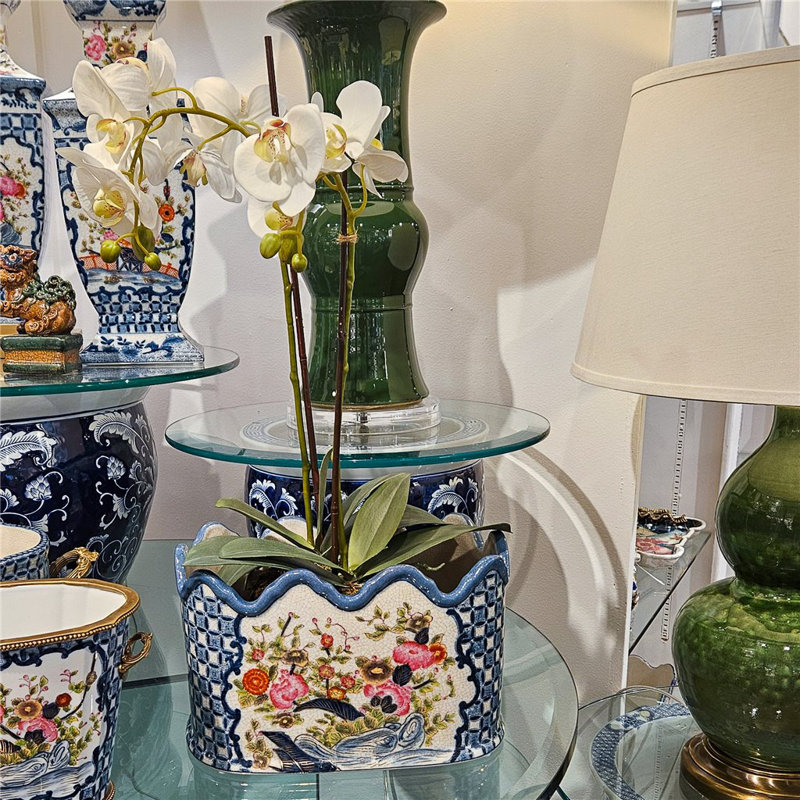 Garden Trellis Scalloped Porcelain Basin