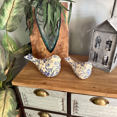 Ceramic / Porcelain Figurine / Sculpture Decorative Object