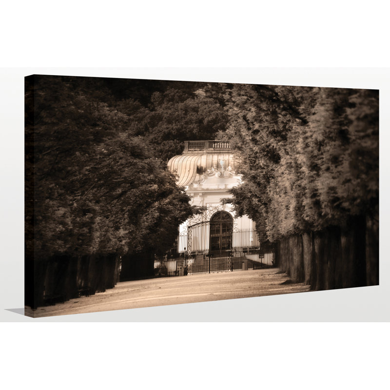 " Vienna Walk ", 18" H x 30" W