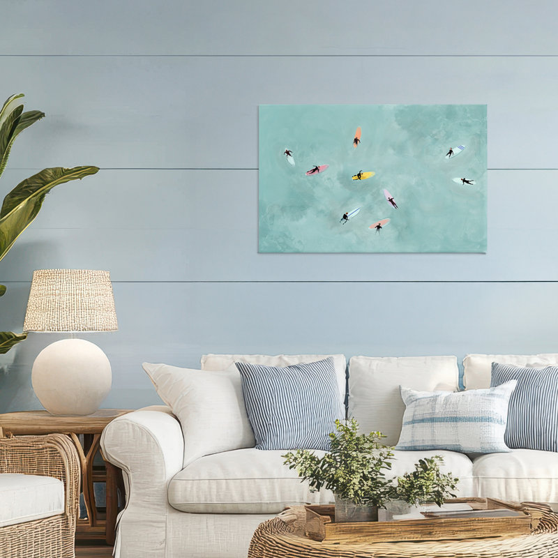 Surfeurs flottant sur une toile de vagues, design par Lily K., H 24 po x l 36 po