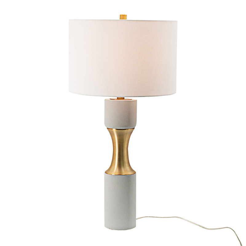 Lampe de table moderne en métal avec finition tambour et abat-jour blanc