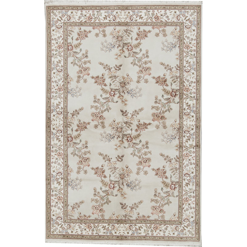 Floral Area Rug in Ivory