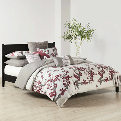Taie décorative grise 26 po x 26 po, coton 200Tc, plissée et décorée de broderies rouges colorées, fermeture à glissière cachée, couvre-oreiller complémentaire 26 po x 26 po, collection Broderie