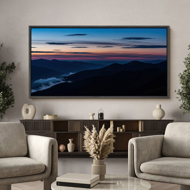 «Mountain Silhouettes at Dusk», art mural sur toile - Photographie de paysage paisible pour des intérieurs rustiques ou contemporains