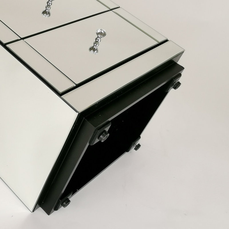 Wymore 3 - Drawer Mirrored Accent Chest in Clear Mirror