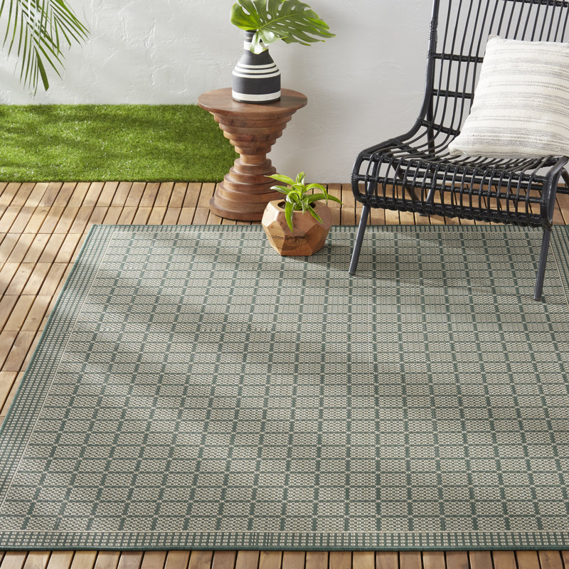 Tapis vert / beige à motif géométrique intérieur / extérieur Nicole Miller, Rectangle 5 pi 2 po x 7 pi 2 po