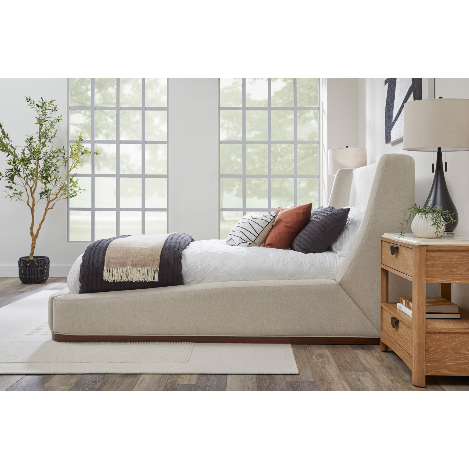 Wingback Platform Bed, Queen