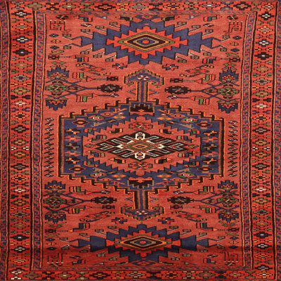 Tapis traditionnel marron foncé