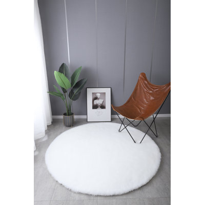 Tapis blanc à poils longs Mane